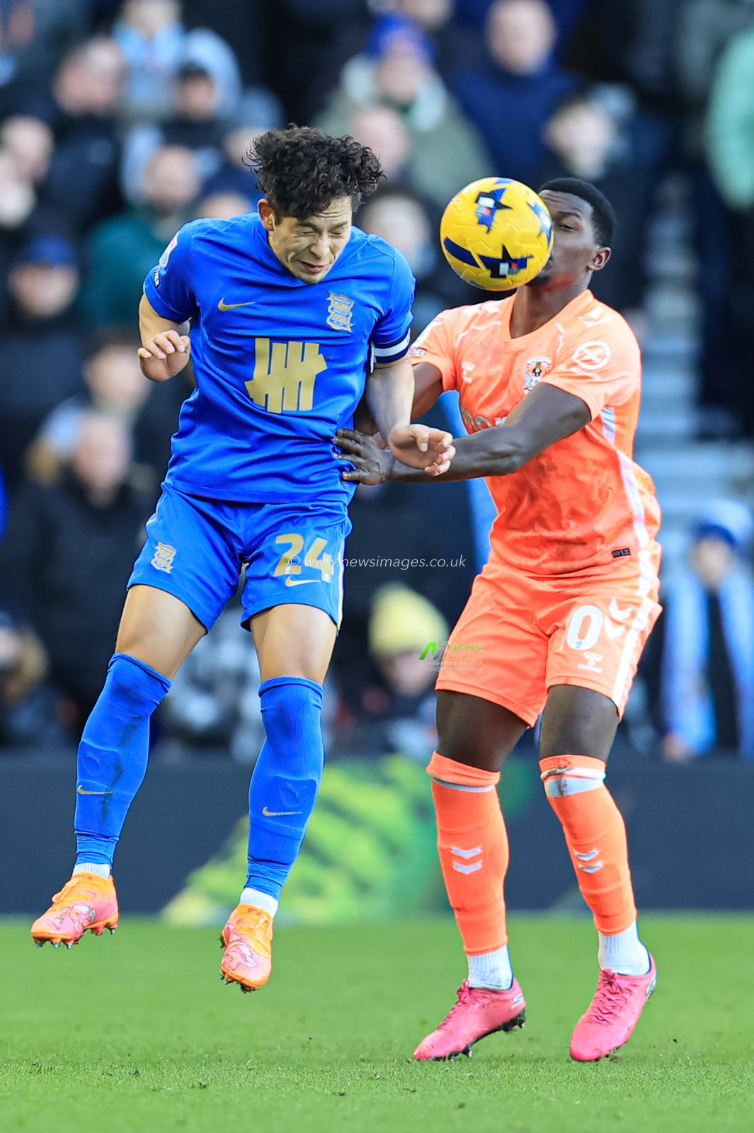Tomoki Iwata of Birmingham City jumps up to win the high ball during the Sky Bet Championship match Birmingham City vs Coventry City at St. Andrew's @ Knighthead Park, Birmingham, United Kingdom, 4th January 2026

(Photo by Euan Manning/News Images)

*** GER AUT SUI OUT ***