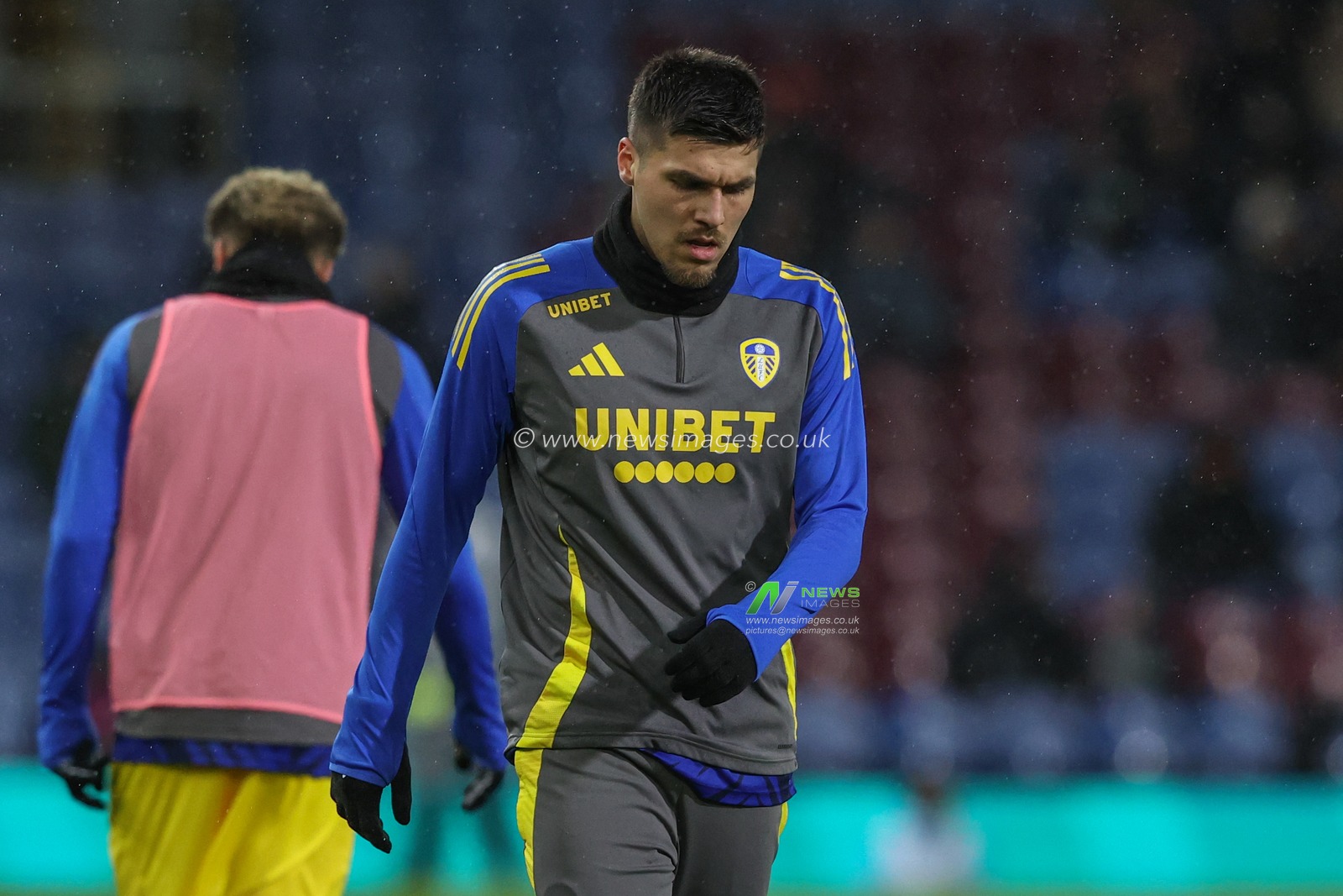 JoÃ«l Piroe of Leeds United in the pregame warmup session during the Sky Bet Championship match Burnley vs Leeds United at Turf Moor, Burnley, United Kingdom, 27th January 2025

(Photo by Alfie Cosgrove/News Images)