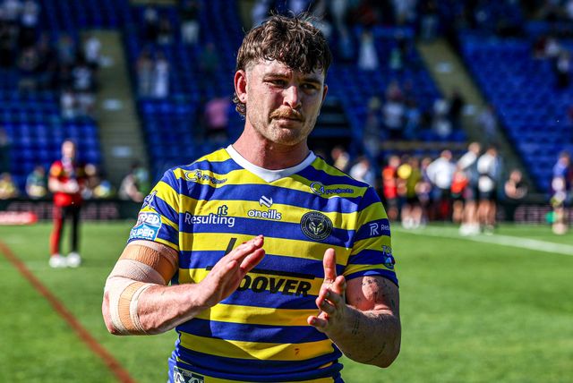 Jordy Crowther of Warrington Wolves applauds the fans after the game during the Betfred Super League round 12 match Warrington Wolves vs Bradford Bulls at The Halliwell Jones Stadium, Warrington, United Kingdom on 24 May 2026

(Photo by Alfie Cosgrove/News Images)