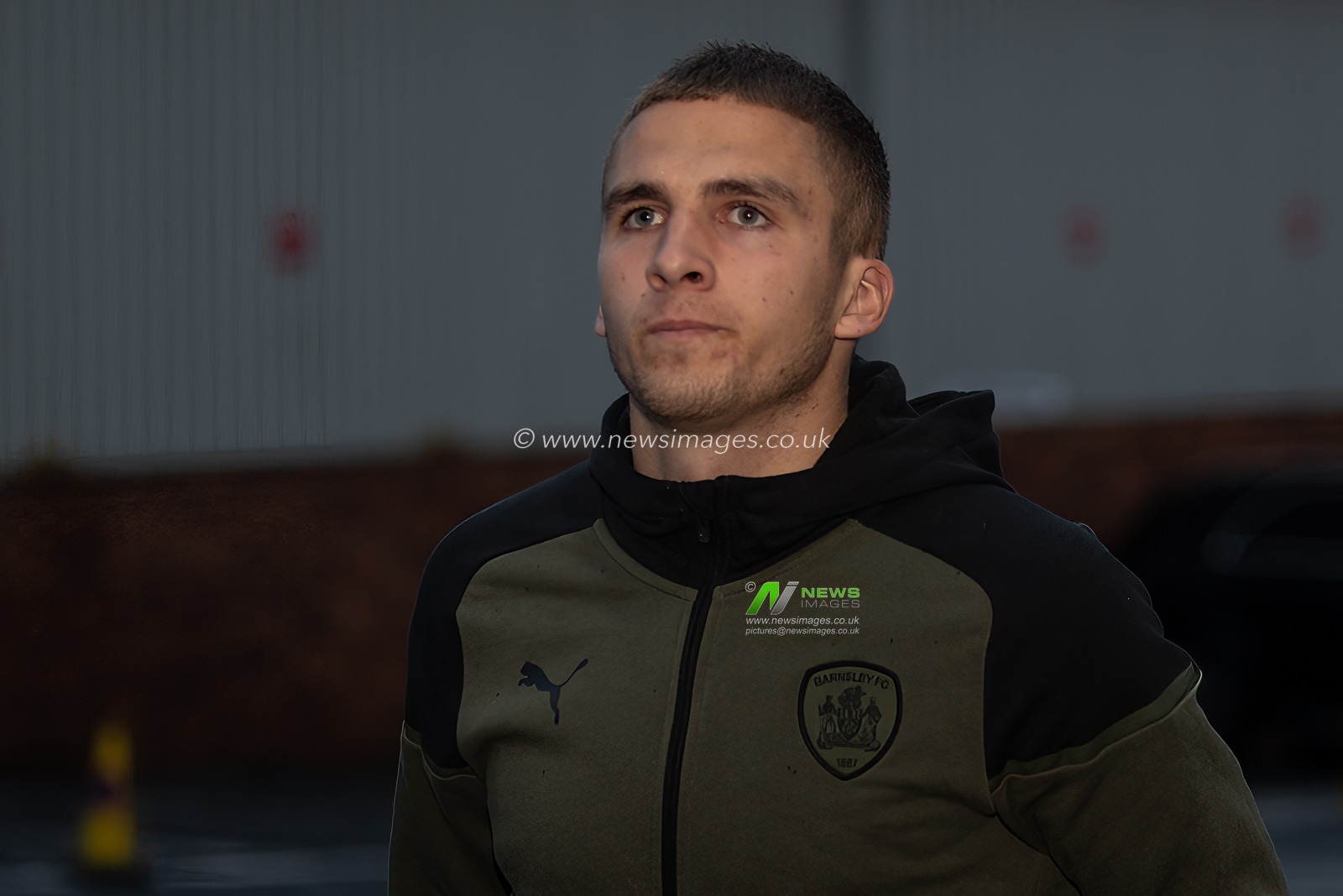 Owen Dodgson #29 of Barnsley arrives during the Sky Bet League 1 match Barnsley vs Shrewsbury Town at Oakwell, Barnsley, United Kingdom, 24th October 2023

(Photo by Alfie Cosgrove/News Images)