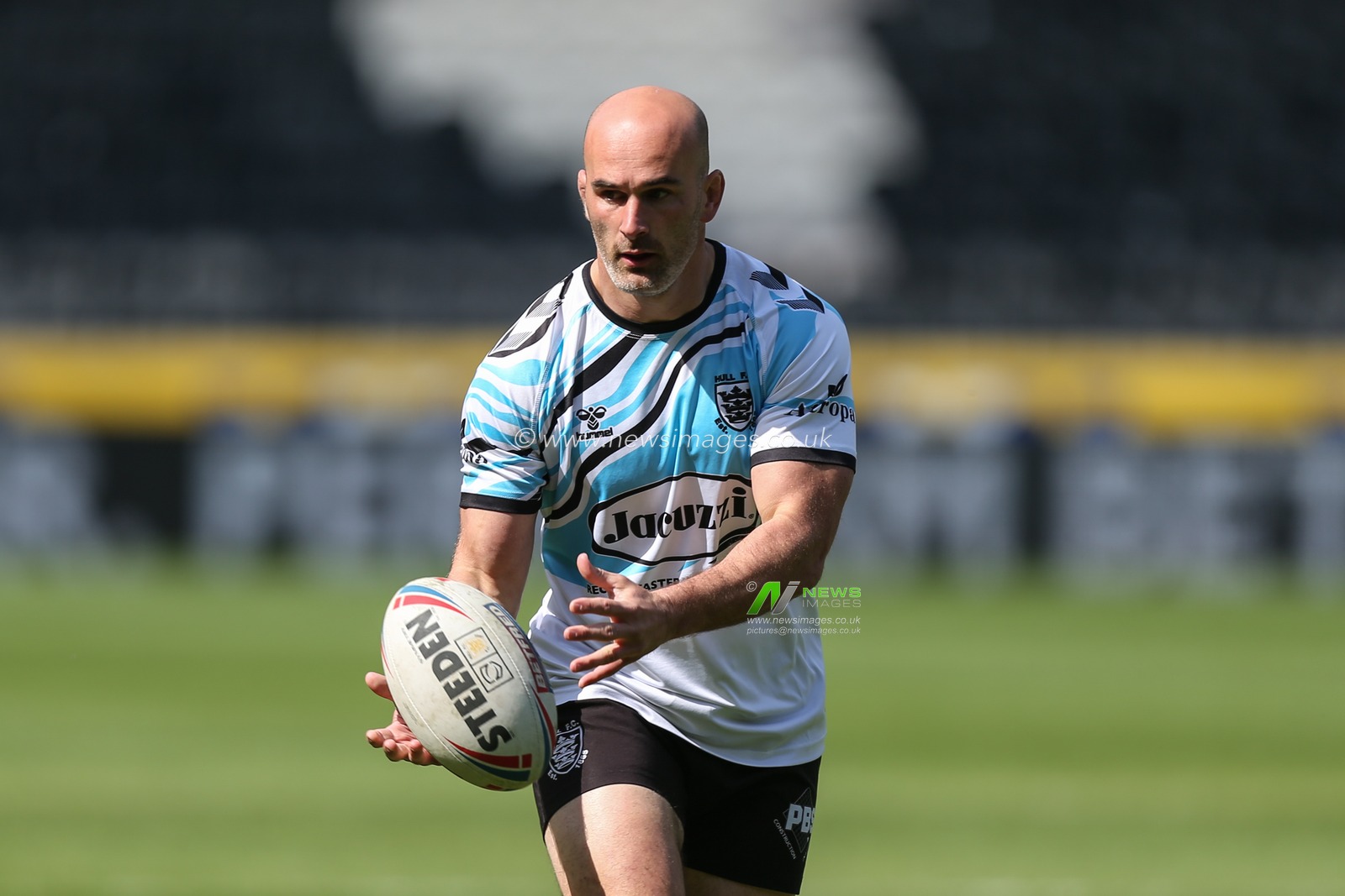 Danny Houghton #9 of Hull FC during pre-game warm up