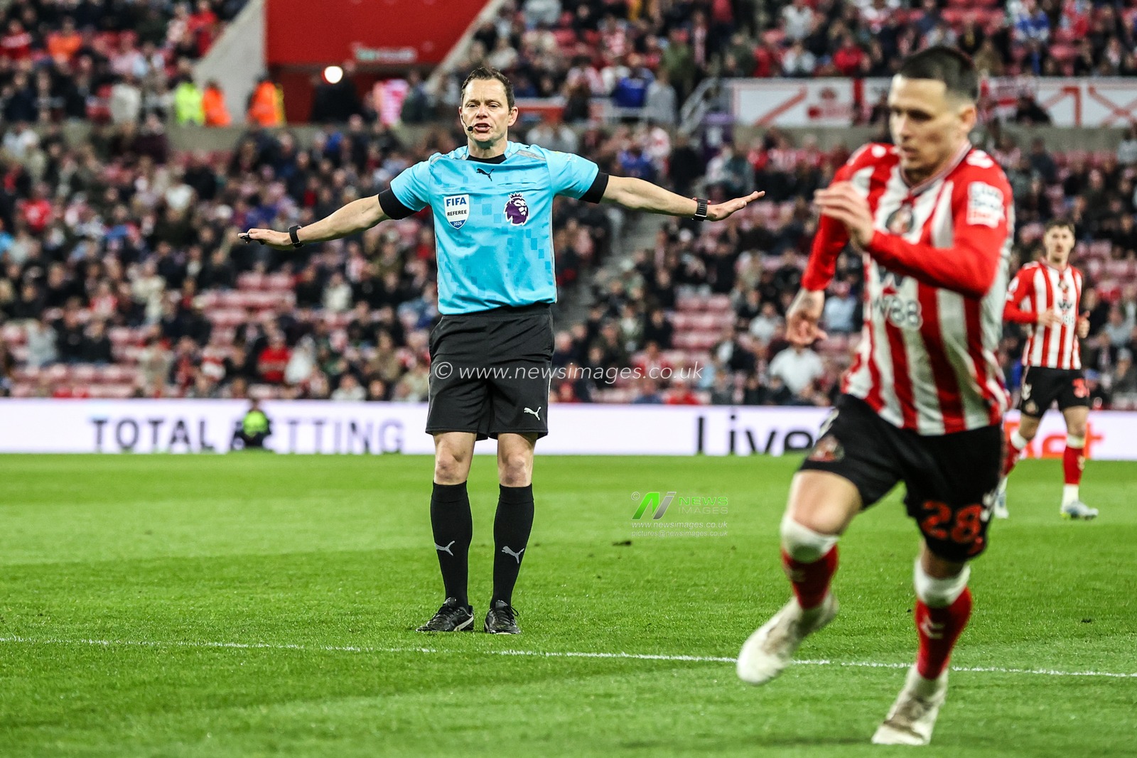 Referee Darren England waves away a penalty call from Sunderland during the Premier League match Sunderland vs Nottingham Forest at Stadium Of Light, Sunderland, United Kingdom on 24 April 2026

(Photo by Alfie Cosgrove/News Images)
