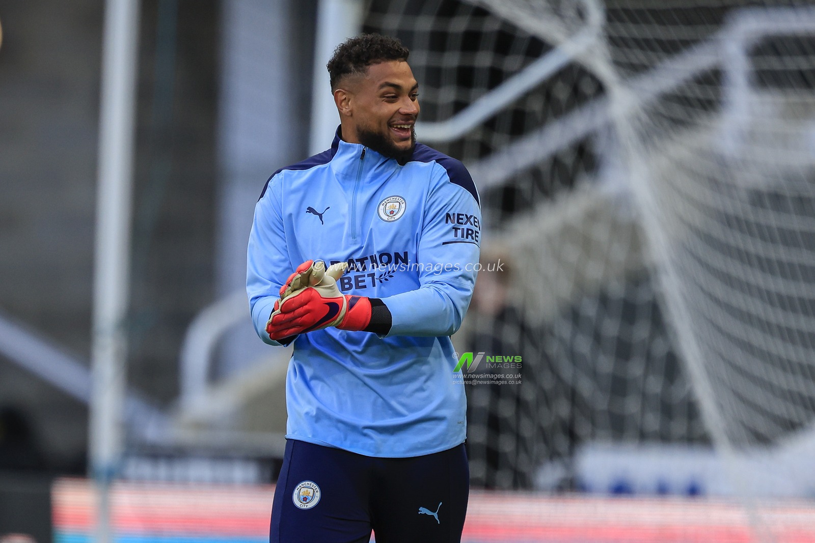 Zack Steffen #13 of Manchester City during the pre-game warmup