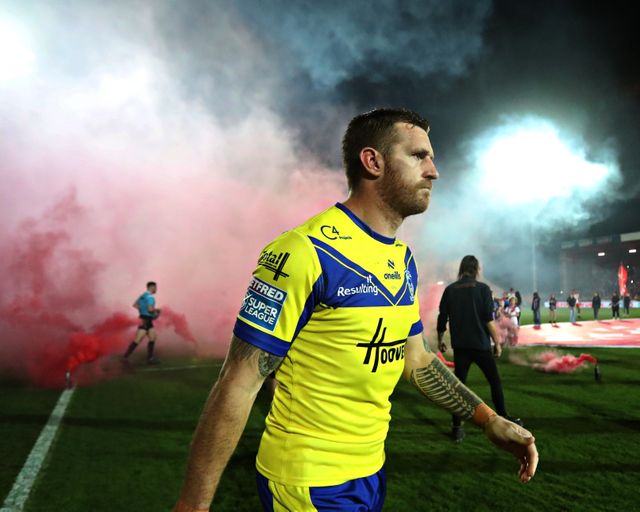 Marc Sneyd of Warrington Wolves runs out before the Betfred Super League round 27 match Hull KR vs Warrington Wolves at Sewell Group Craven Park, Kingston upon Hull, United Kingdom, 18th September 2025(Photo by Sam Eaden/News Images)
