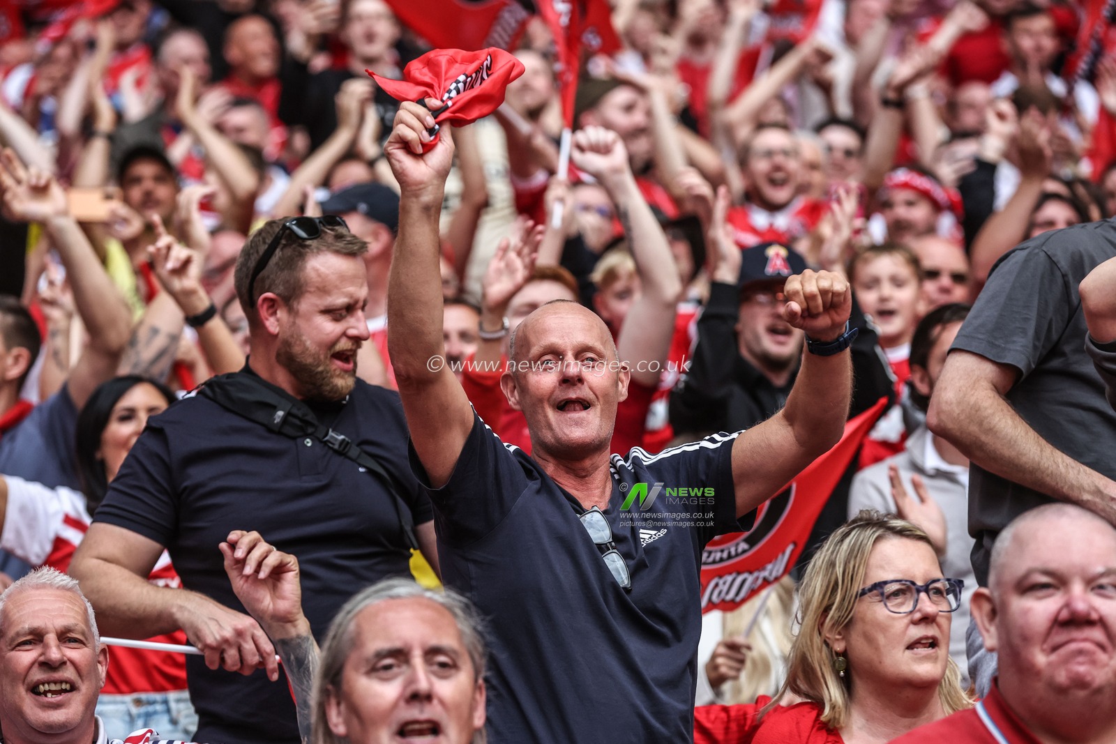 Charlton fans celebrate winning the playoff final during the Sky Bet League 1 Playoff Final match Charlton Athletic vs Leyton Orient at Wembley Stadium, London, United Kingdom, 25th May 2025

(Photo by Alfie Cosgrove/News Images)