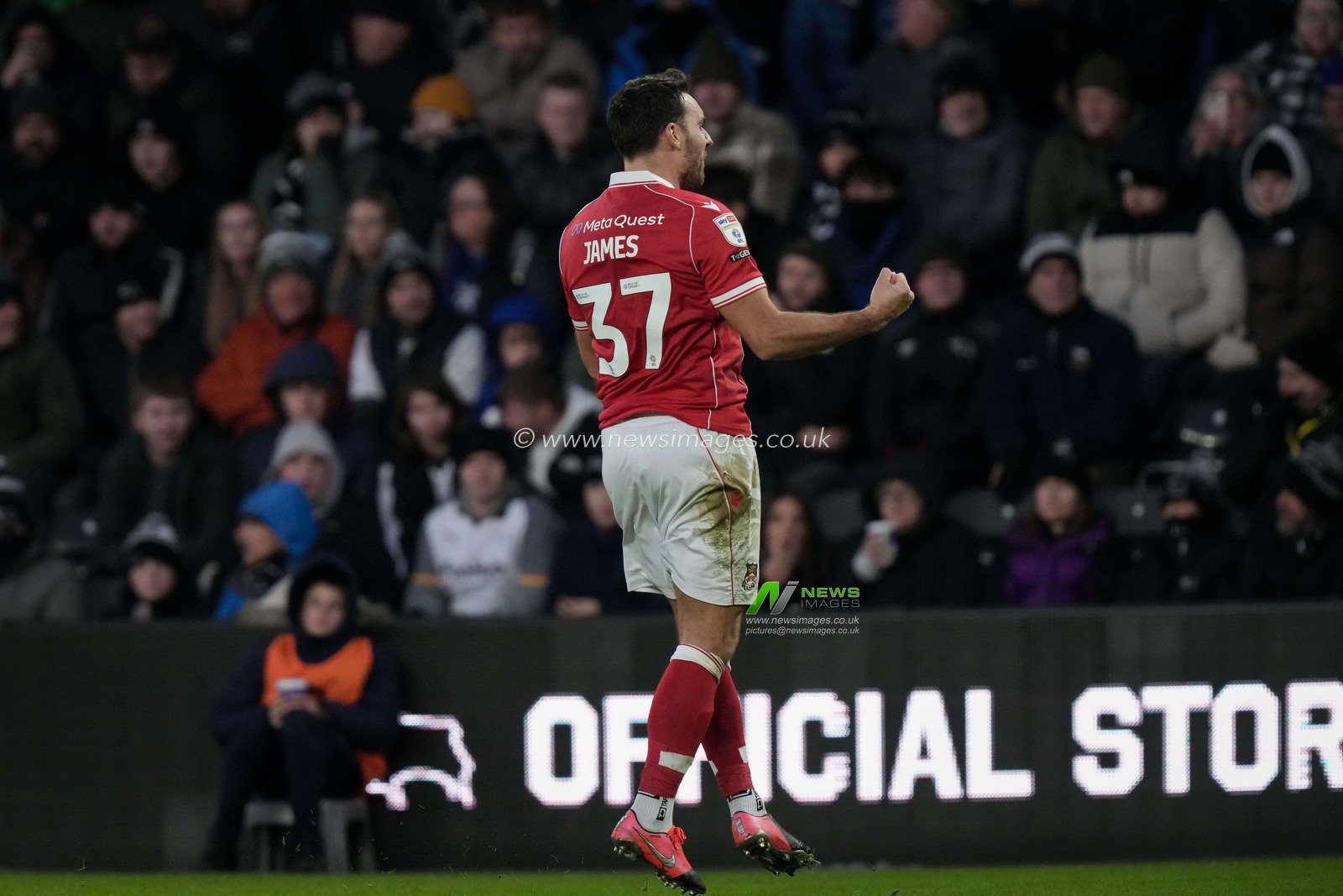 Matthew James of Wrexham celebrates his goal to make it 1-2 during the Sky Bet Championship match Derby County vs Wrexham at Pride Park Stadium, Derby, United Kingdom, 4th January 2026

(Photo by Maynard Manyowa/News Images)

*** GER AUT SUI OUT ***