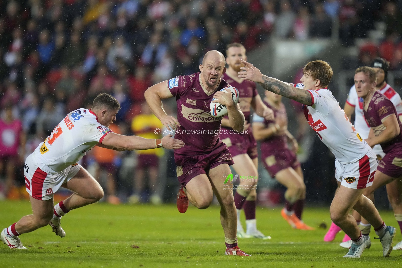 George King #10 of Hull KR makes a break during the Betfred Super League Round 22 match St Helens vs Hull KR at Totally Wicked Stadium, St Helens, United Kingdom, 18th August 2023

(Photo by Steve Flynn/News Images)