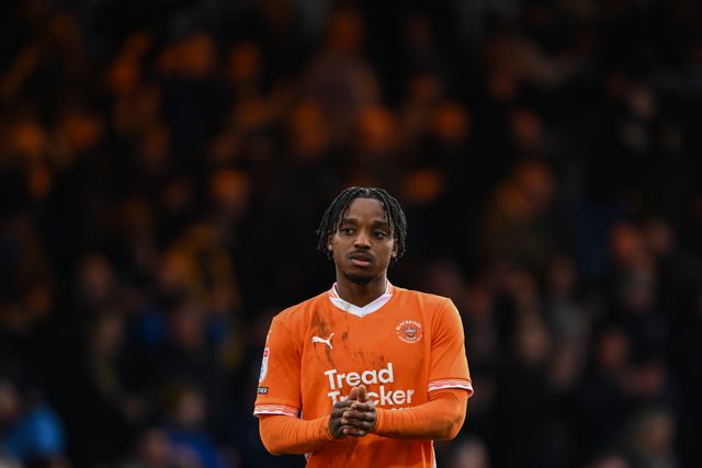 Niall Ennis of Blackpoolapplauds the fans at the end of the  Sky Bet League 1 match Stockport County vs Blackpool at Edgeley Park Stadium, Stockport, United Kingdom, 1st March 2025

(Photo by Craig Thomas/News Images)