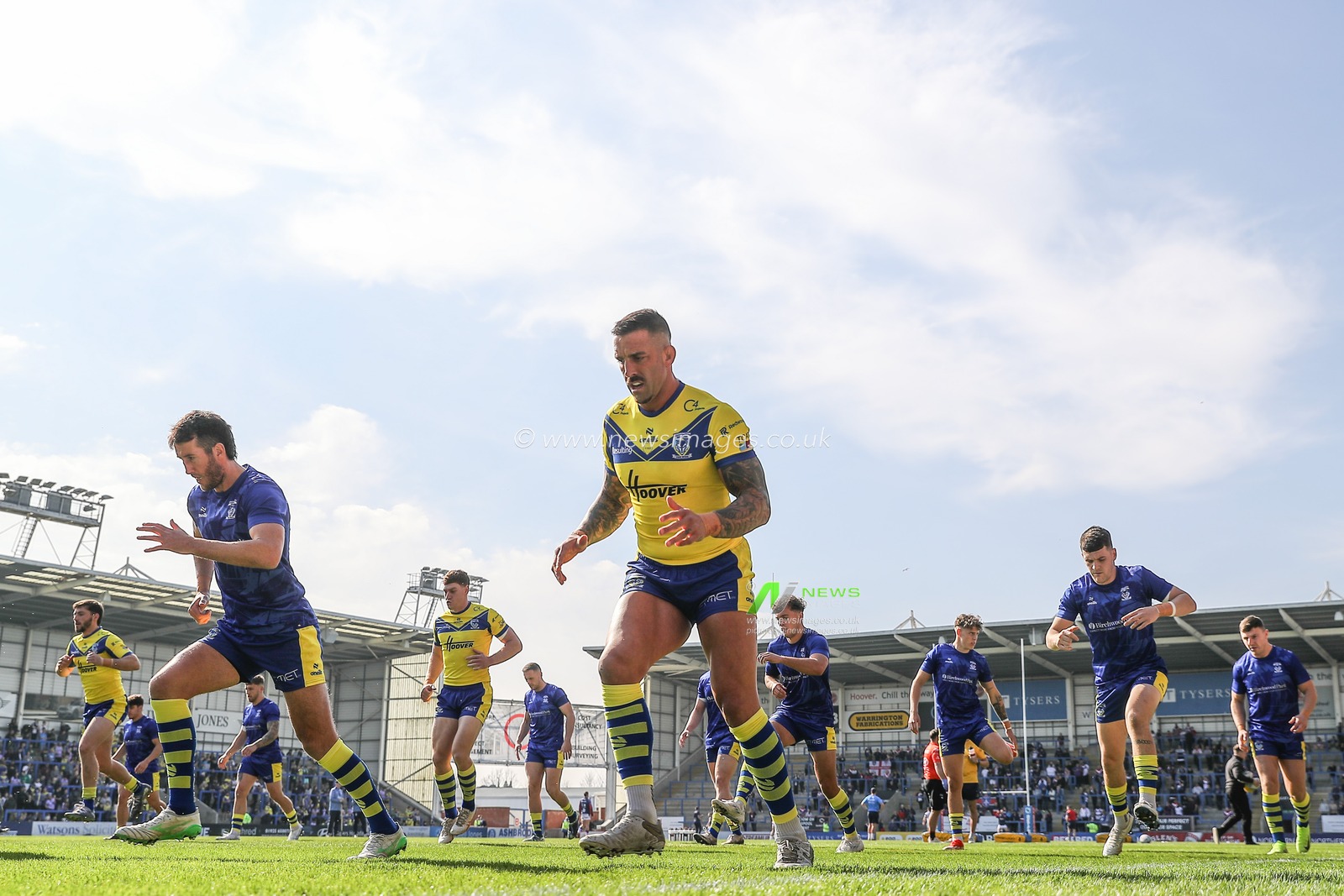 Paul Vaughan of Warrington Wolves during the pre-game warm up ahead of the Betfred Super League Round 4 match Warrington Wolves vs Wakefield Trinity at Halliwell Jones Stadium, Warrington, United Kingdom, 9th March 2025

(Photo by Gareth Evans/News Images)