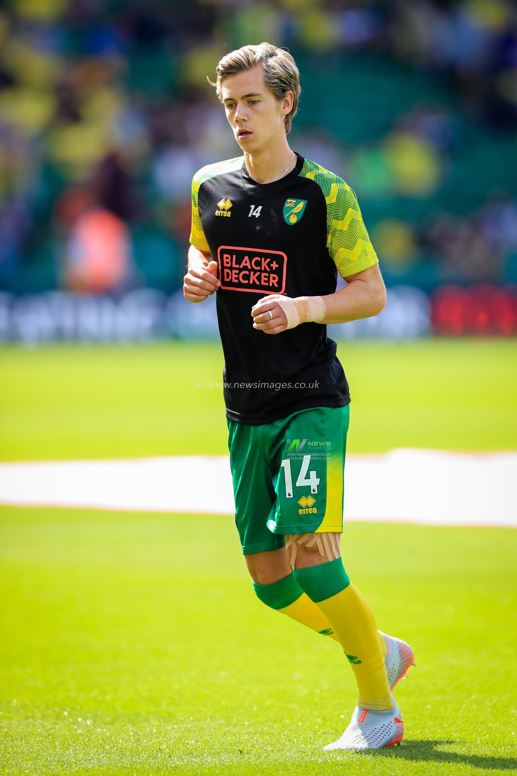 17th August 2019, Carrow Road, Norwich, England ; Premier League Football, Norwich City vs Newcastle United : Todd Cantwell (14) of Norwich City


Credit: Georgie Kerr/News Images

English Football League images are subject to DataCo Licence