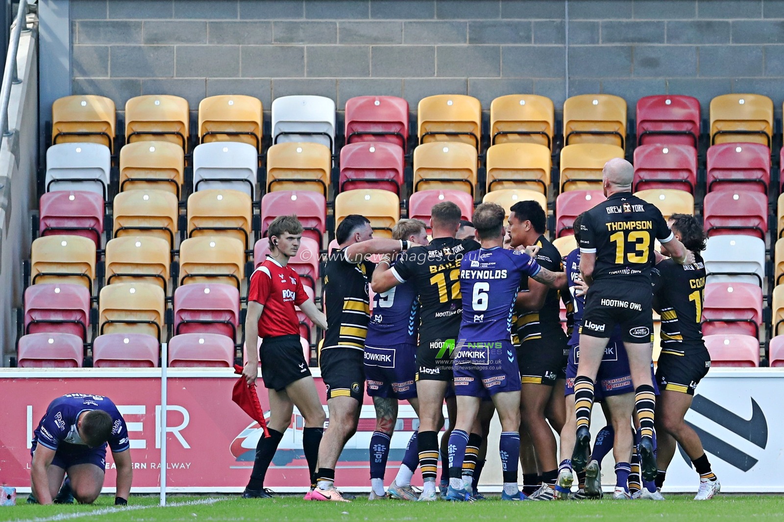 Both teams scuffle during the Betfred Championship match York City Knights vs Featherstone Rovers at LNER Community Stadium, York, United Kingdom, 29th June 2025

(Photo by Sam Eaden/News Images)