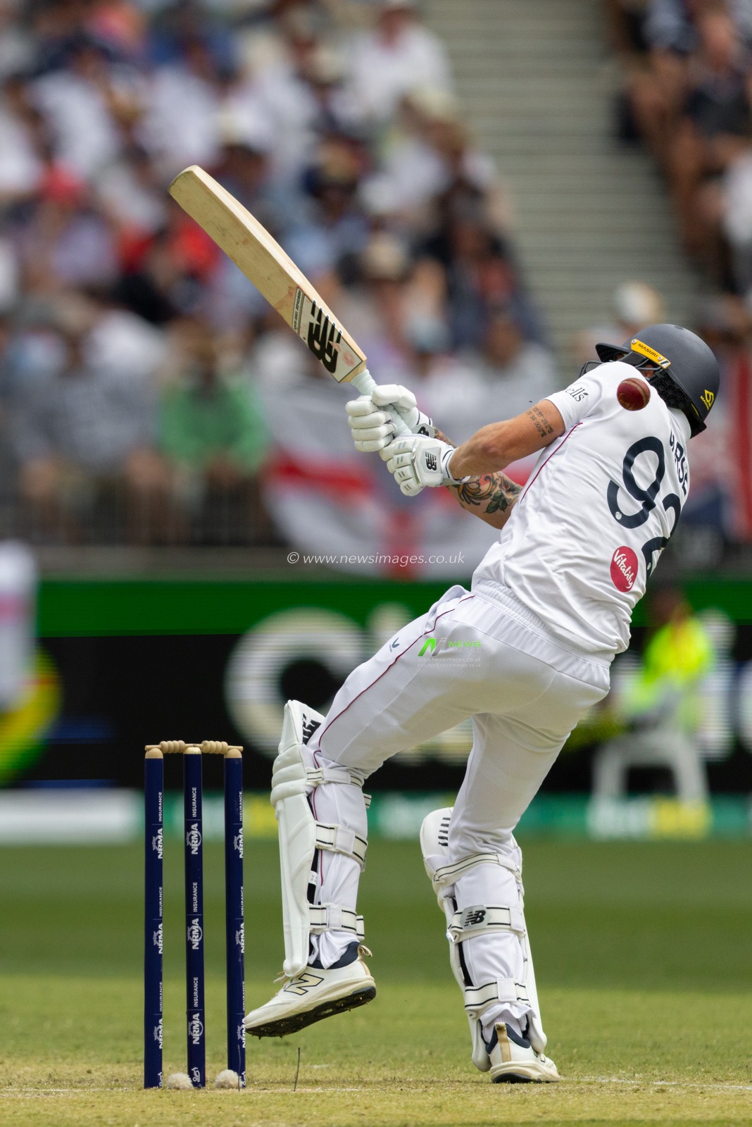 Brydon Carse of England gets out caught during the NRMA Insurance Ashes First Test Day 2 Australia vs England at Optus Stadium, Perth, Australia, 22nd November 2025

(Photo by Santanu Banik/News Images)

*** GER AUT SUI OUT ***
