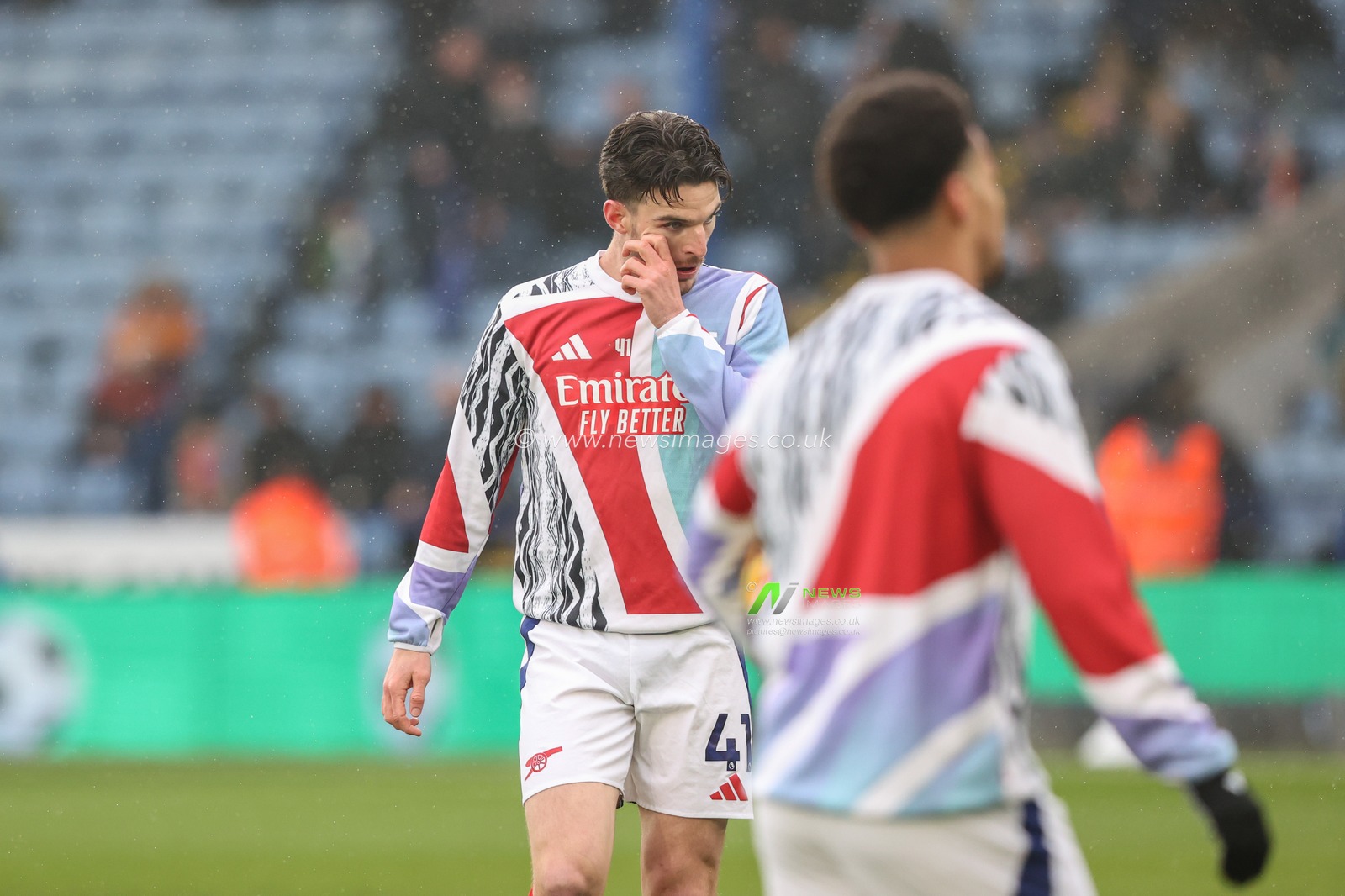 Declan Rice of Arsenal in the pregame warmup session during the Premier League match Leicester City vs Arsenal at King Power Stadium, Leicester, United Kingdom, 15th February 2025

(Photo by Alfie Cosgrove/News Images)