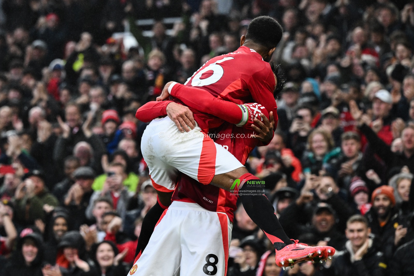 Bruno Fernandes of Manchester United celebrates his goal to make it 1-0 during the Premier League match Manchester United vs Leicester City at Old Trafford, Manchester, United Kingdom, 10th November 2024

(Photo by Craig Thomas/News Images)