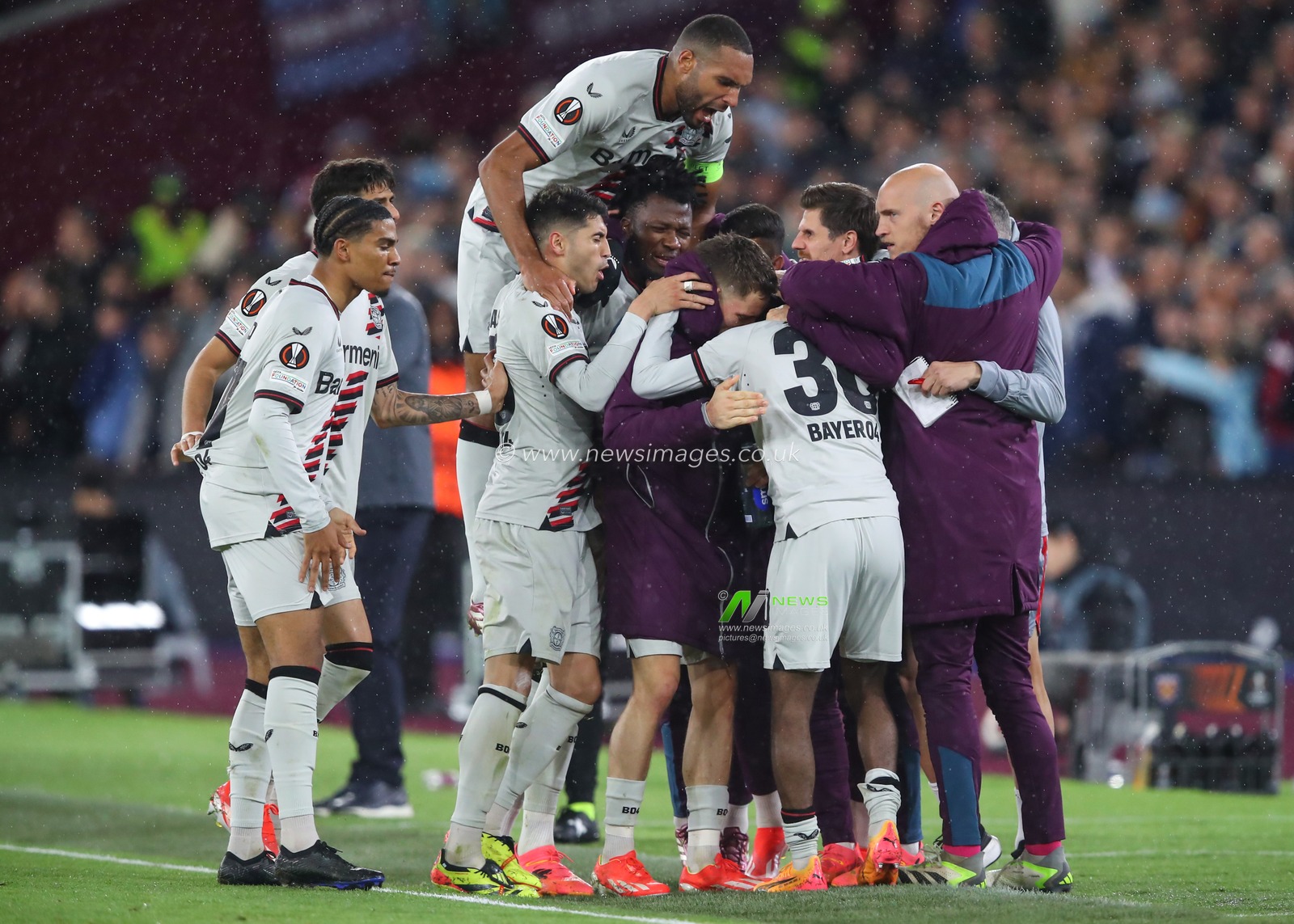 Jeremie Frimpong of Bayer Leverkusen celebrates his goal to make it 1-1, during the UEFA Europa League Quarter-Final match West Ham United vs Bayer 04 Leverkusen at London Stadium, London, United Kingdom, 18th April 2024

(Photo by Gareth Evans/News Images)