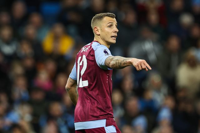 Lucas Digne of Aston Villa gives his team instructions during the Premier League match Manchester City vs Aston Villa at Etihad Stadium, Manchester, United Kingdom, 3rd April 2024

(Photo by Mark Cosgrove/News Images)