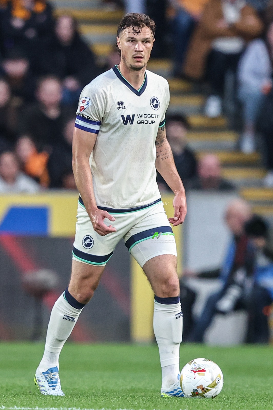 Jake Cooper of Millwall during the Sky Bet Championship Play-Offs Semi-Final first leg Hull City v Millwall at MKM Stadium, Hull, United Kingdom on 08 May 2026

(Photo by Alfie Cosgrove/News Images)