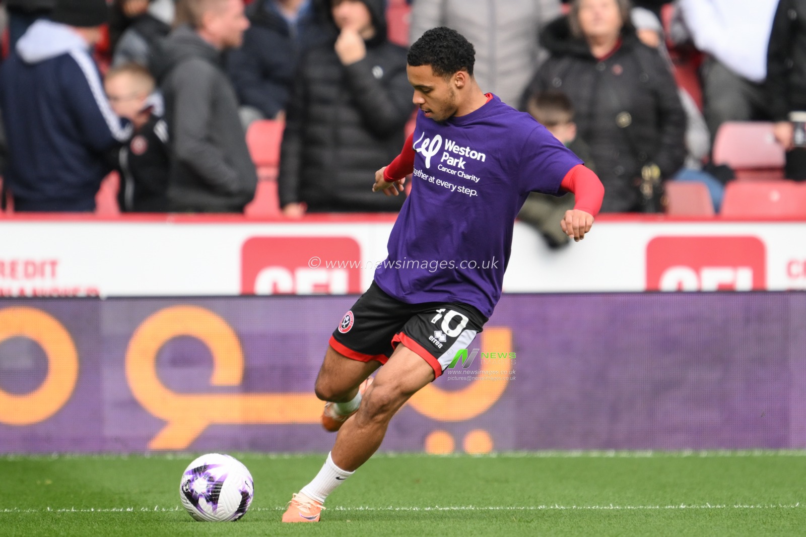 Cameron Archer of Sheffield United wearing a Weston Park Cancer Charity T-shirtduring the Premier League match Sheffield United vs Chelsea at Bramall Lane, Sheffield, United Kingdom, 7th April 2024

(Photo by Craig Thomas/News Images)
