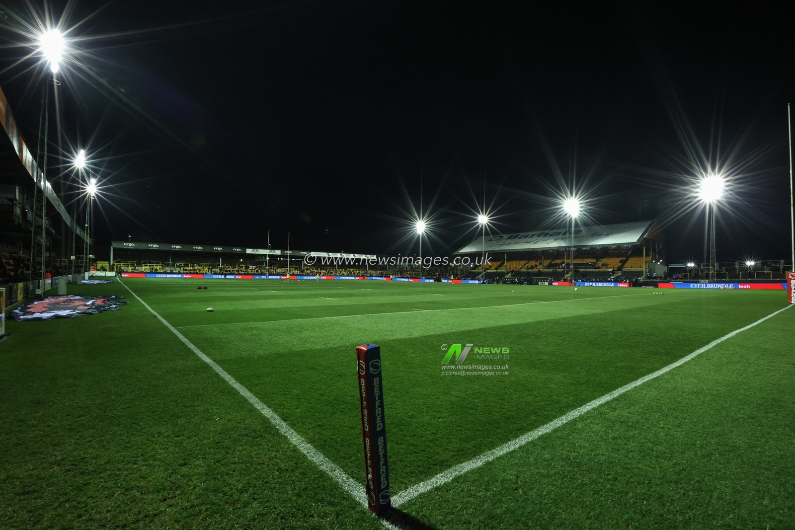 A general view of The Mend-A-House Jungle during the Betfred Super League Round 4 match Castleford Tigers vs Salford Red Devils at The Mend-A-Hose Jungle, Castleford, United Kingdom, 7th March 2025

(Photo by Alfie Cosgrove/News Images)