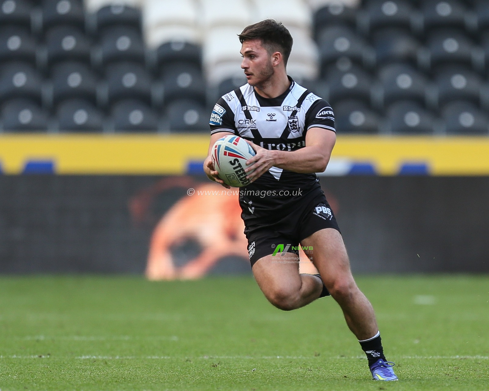 Ben McNamara #19 of Hull FC in action during the game