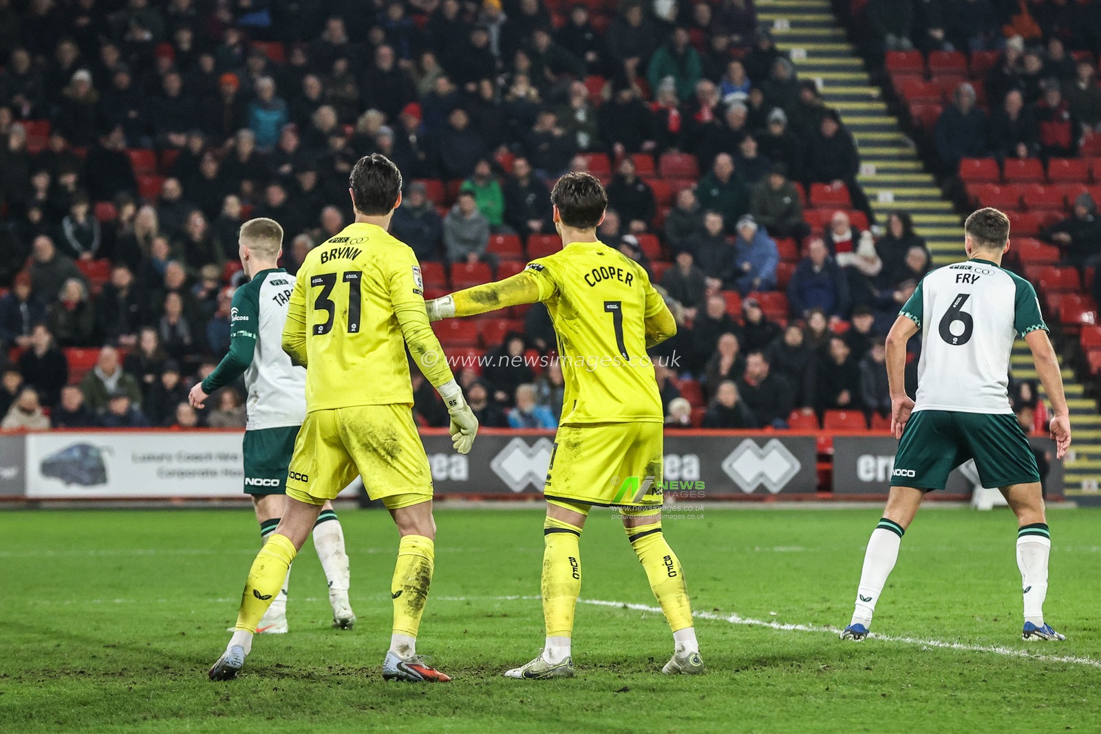 Sheffield United goalkeeper Michael Cooper holds off Middlesbrough goalkeeper Sol Brynn as Sheffield United are looking for a late goal to level the score during the Sky Bet Championship match Sheffield United vs Middlesbrough at Bramall Lane, Sheffield, United Kingdom on 09 February 2026

(Photo by Alfie Cosgrove/News Images)
