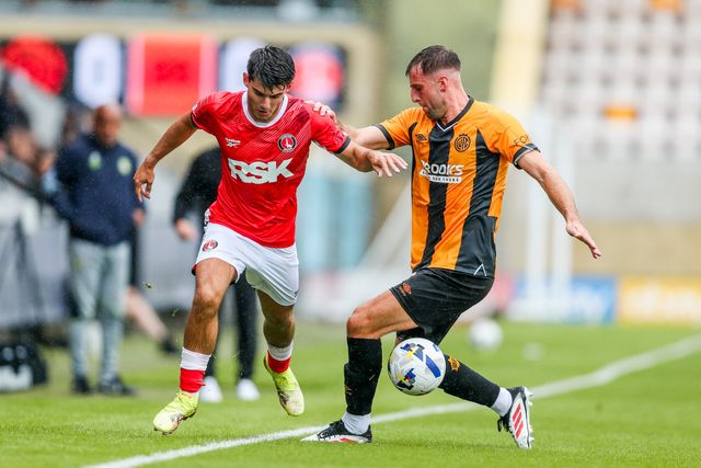 Rob Apter of Charlton Athletic battles for the ball with Ben Purrington of Cambridge United during the Pre-season friendly match Cambridge United vs Charlton Athletic at Abbey Stadium, Cambridge, United Kingdom, 26th July 2025

(Photo by Izzy Poles/News Images)
