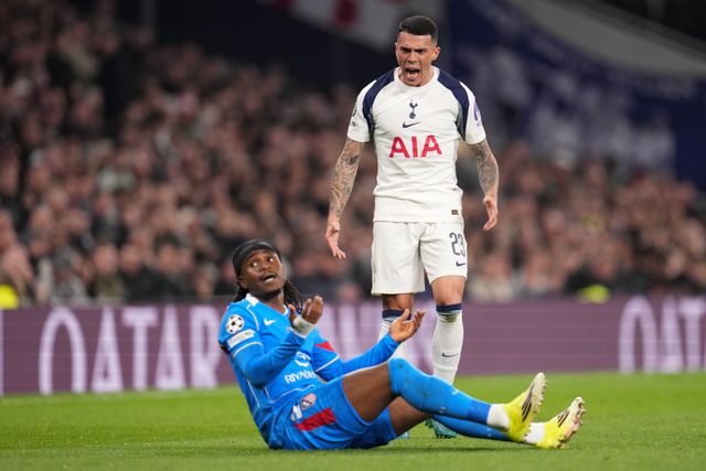 Pedro Porro of Tottenham Hotspur furiously shouts at Ademola Lookman of Atlético Madrid during the UEFA Champions League match Tottenham Hotspur vs Atletico Madrid at Tottenham Hotspur Stadium, London, United Kingdom on 18 March 2026

(Photo by Harvey Murphy/News Images)