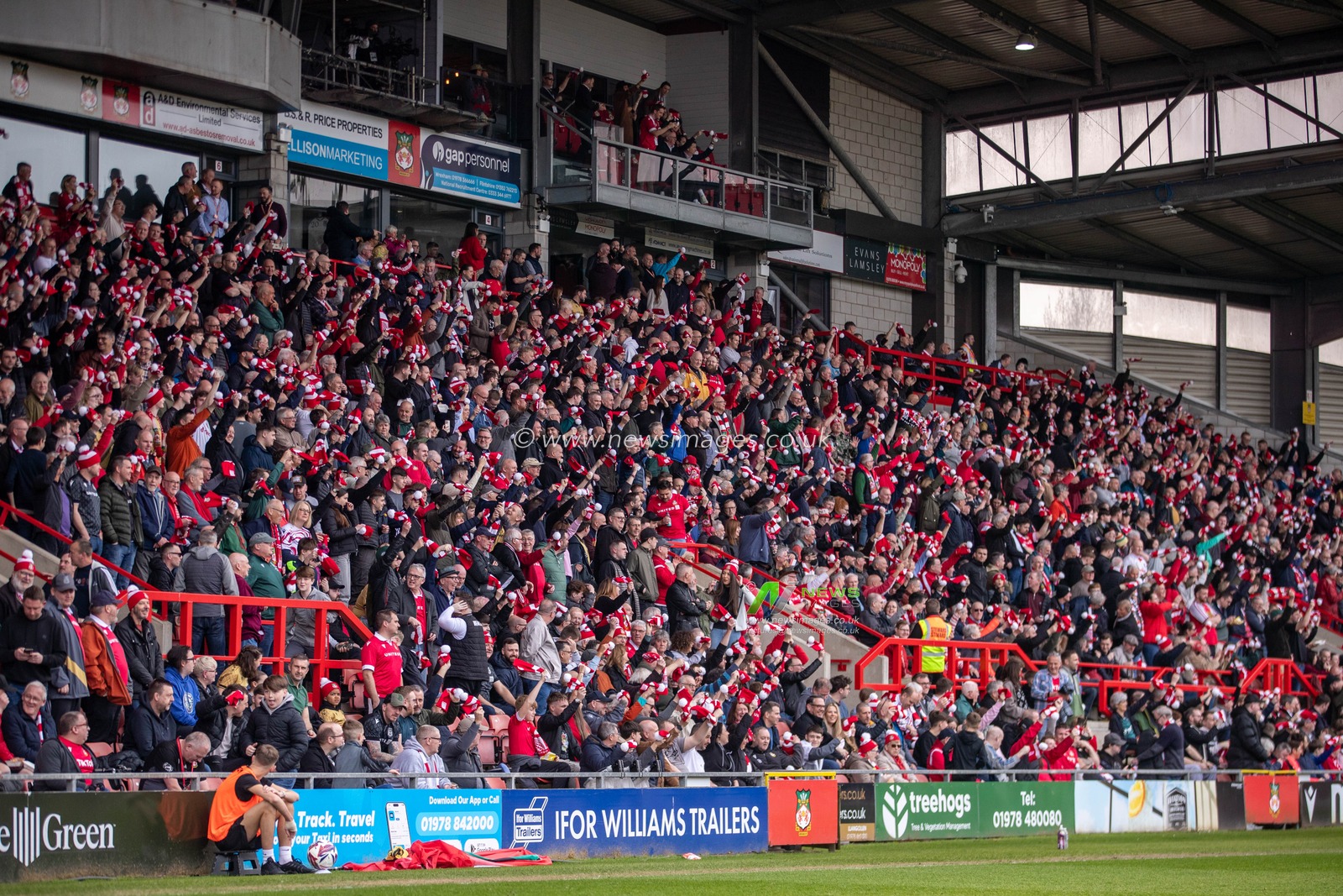 Wrexham fans during the Sky Bet League 1 match Wrexham vs Stockport County at SToK Cae Ras, Wrexham, United Kingdom, 22nd March 2025

(Photo by Nik Mesney/News Images)
