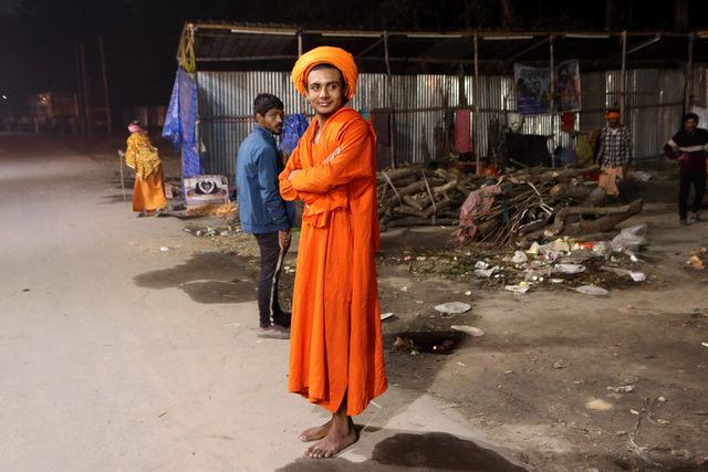 A young Sadhu, or Hindu holy man  during the cold winter night in a transit camp on the way to Gangasagar, Kolkata, India on December 30,2024.Pictures by Debajyoti Chakraborty.(Photo: Debajyoti Chakraborty/News Images)