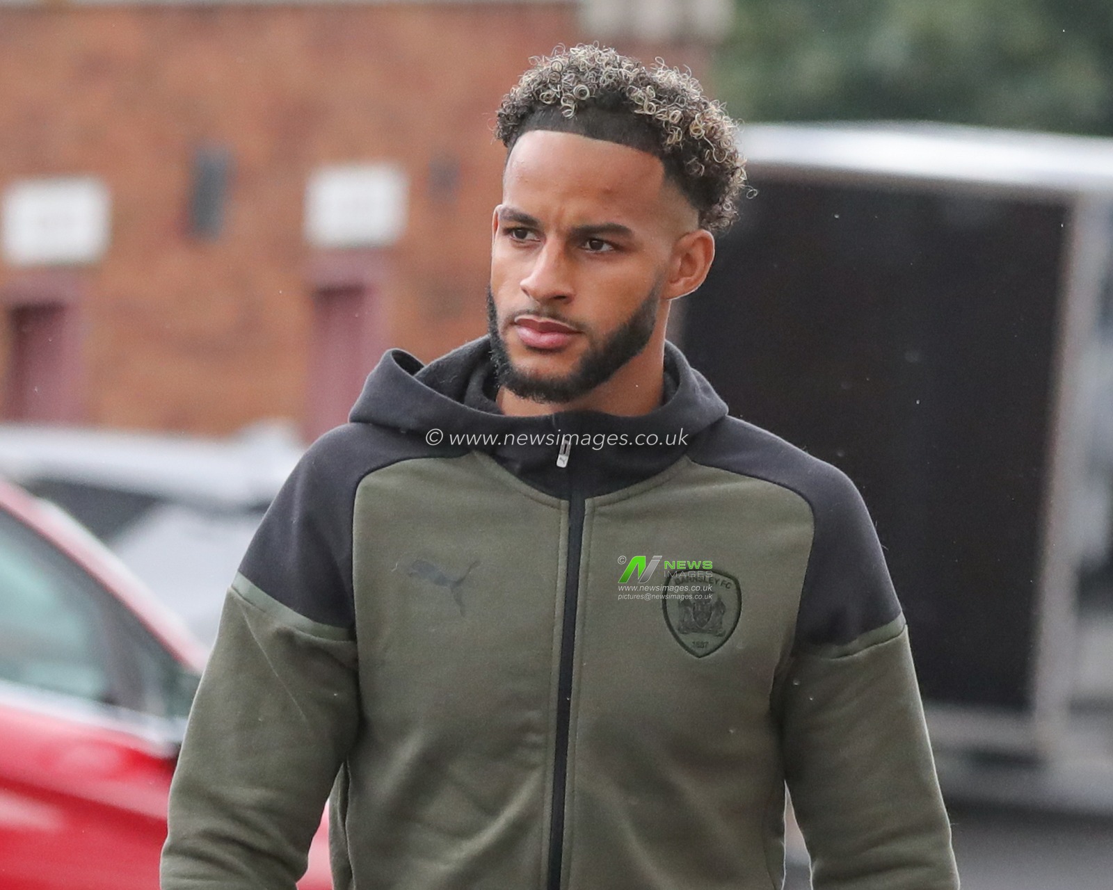 Barry Cotter #17 of Barnsley arrives during the Sky Bet League 1 match Barnsley vs Port Vale at Oakwell, Barnsley, United Kingdom, 5th August 2023

(Photo by Alfie Cosgrove/News Images)