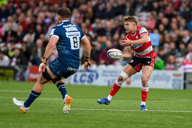 Charlie Atkinson of Gloucester Rugby passes the ball during the Gallagher Premiership match Gloucester vs Sale Sharks at Kingsholm Stadium, Gloucester, United Kingdom on 08 May 2026

(Photo by Alex Williamson/News Images)