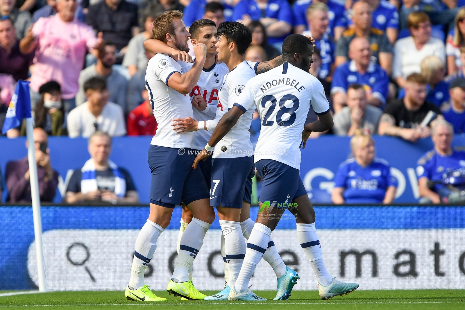 21st September 2019, King Power Stadium, Leicester, England ; Premier League Football, Leicester City vs Tottenham Hotspur : Harry Kane (10) of Tottenham Hotspur celebrates with Erik Lamela (11) of Tottenham Hotspur and Son Heung-Min (7) of Tottenham Hotspur after scoring a goal to make it 0-1


Credit: Jon Hobley/News Images

English Football League images are subject to DataCo Licence