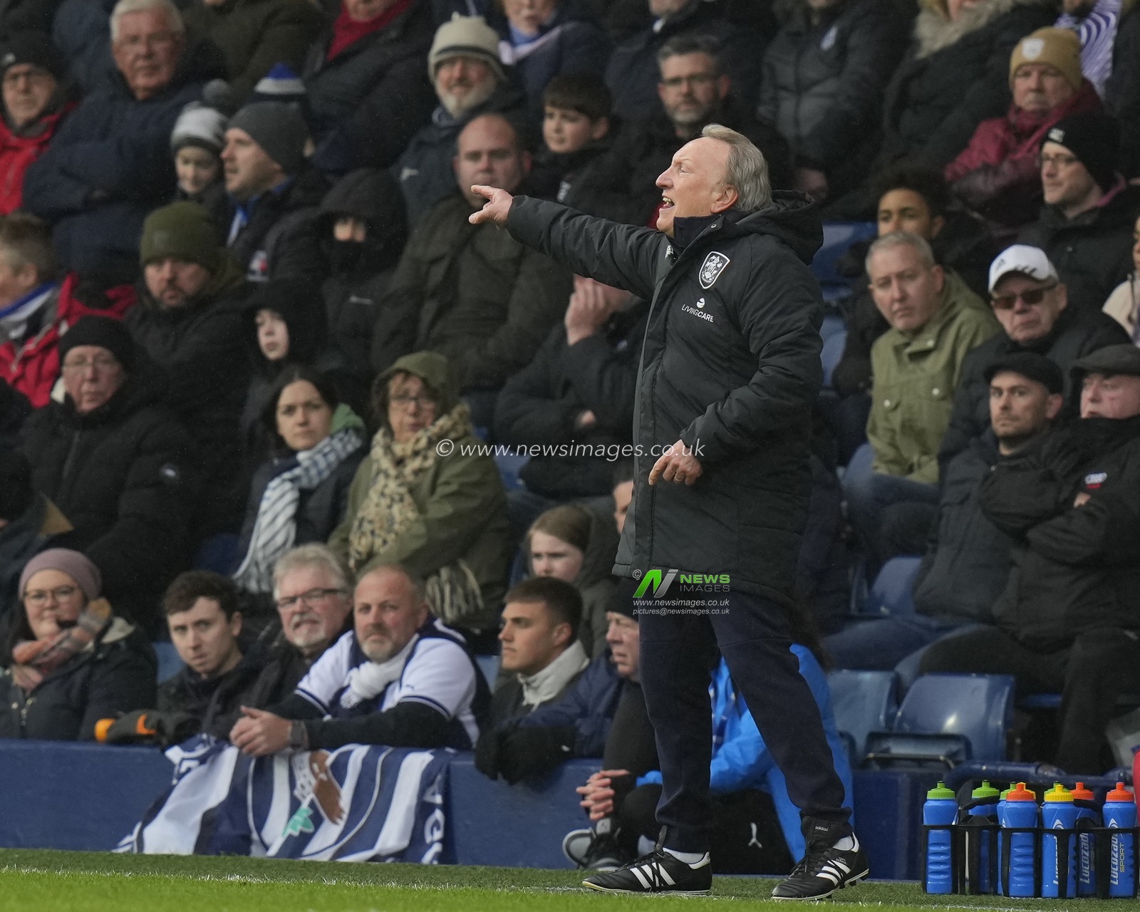 Neil Warnock manager of Huddersfield Town shouts instructions during the Sky Bet Championship match West Bromwich Albion vs Huddersfield Town at The Hawthorns, West Bromwich, United Kingdom, 11th March 2023

(Photo by Steve Flynn/News Images)