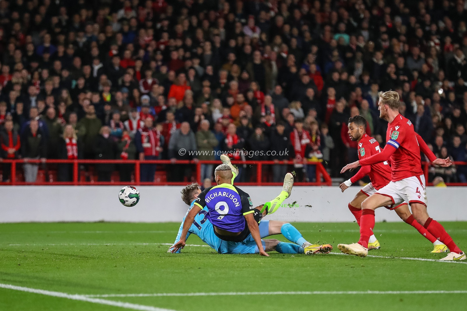 Richarlison #9 of Tottenham Hotspur directs the ball goal bound during the Carabao Cup Third Round match Nottingham Forest vs Tottenham Hotspur at City Ground, Nottingham, United Kingdom, 9th November 2022

(Photo by Gareth Evans/News Images)