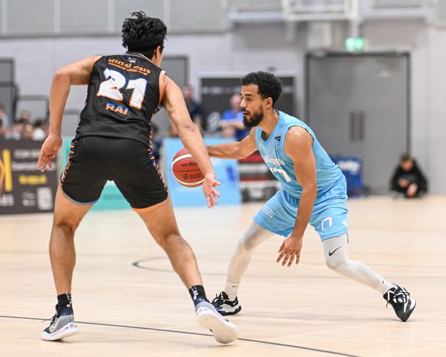 Justin Robinson of Surrey Scorchers dribbles during the British Basketball Championship match Cheshire Phoenix vs Surrey Scorchers at Ellesmere Port Sports Village, Ellesmere Port, United Kingdom, 19th November 2023

(Photo by Craig Thomas/News Images)