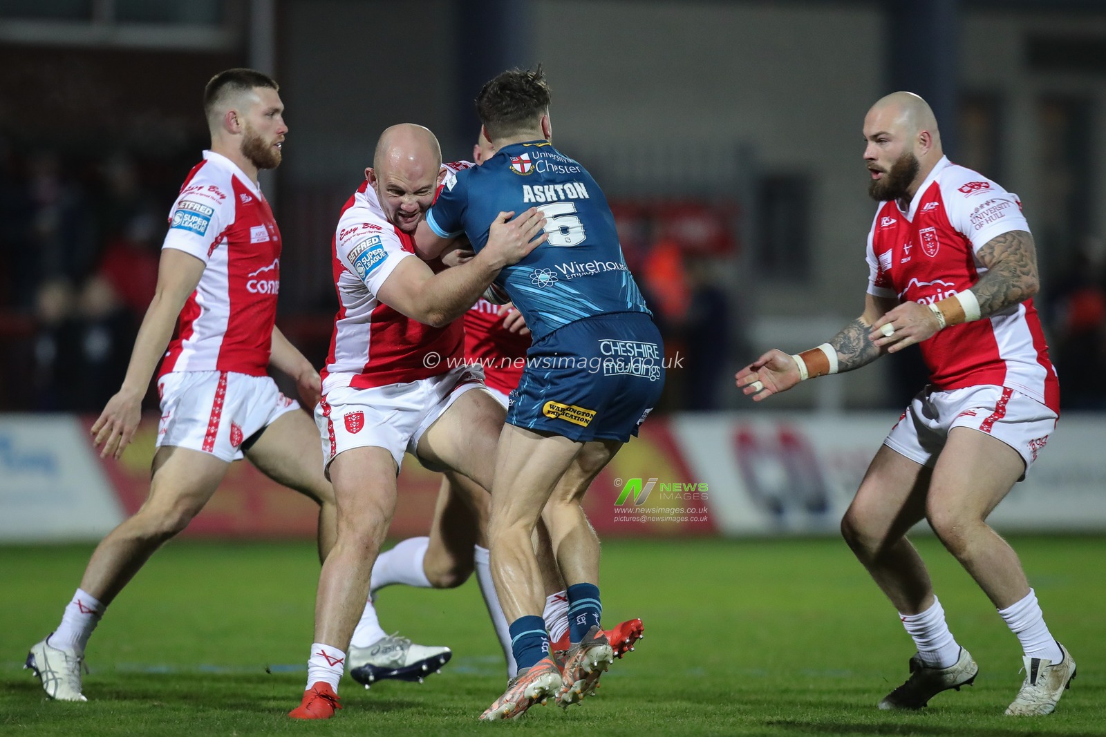 George King #10 of Hull KR tackles Matty Ashton #5 of Warrington Wolves during the Betfred Super League Round 4 match Hull KR vs Warrington Wolves at Sewell Group Craven Park, Kingston upon Hull, United Kingdom, 10th March 2023

(Photo by James Heaton/News Images)