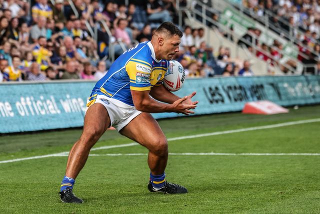 Ryan Hall of Leeds Rhinos drops the ball as it is passed to him near the try line during the Betfred Super League round 19 match Leeds Rhinos vs Salford Red Devils at Headingley Stadium, Leeds, United Kingdom, 18th July 2025

(Photo by Alfie Cosgrove/News Images)