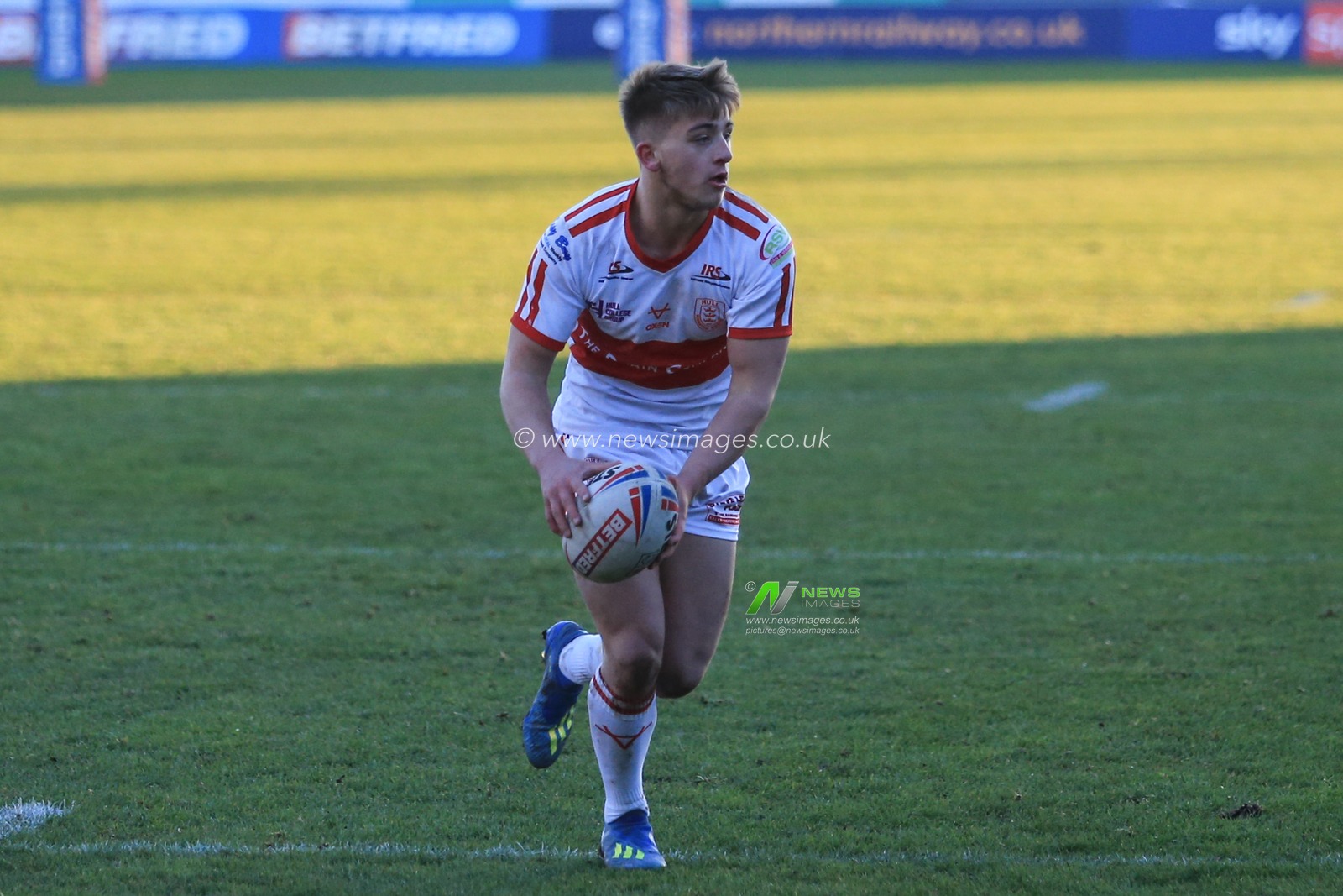 19th January 2020, Hull College Craven Park, Kingston upon Hull, England; Rugby League Pre Season, Hull Kingston Rovers v Featherstone Rovers : Mikey Lewis (20) of Hull KR runs with the ball

Credit: David Greaves/News Images