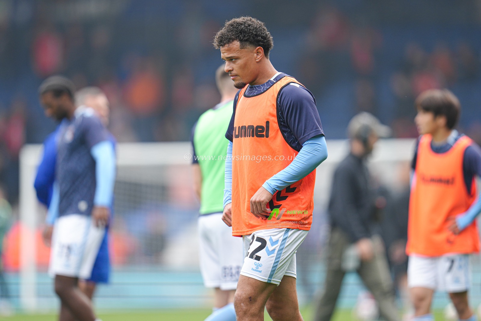 Joel Latibeaudiere of Coventry City ahead of the Sky Bet Championship match Luton Town vs Coventry City at Kenilworth Road, Luton, United Kingdom, 26th April 2025

(Photo by Harvey Murphy/News Images)