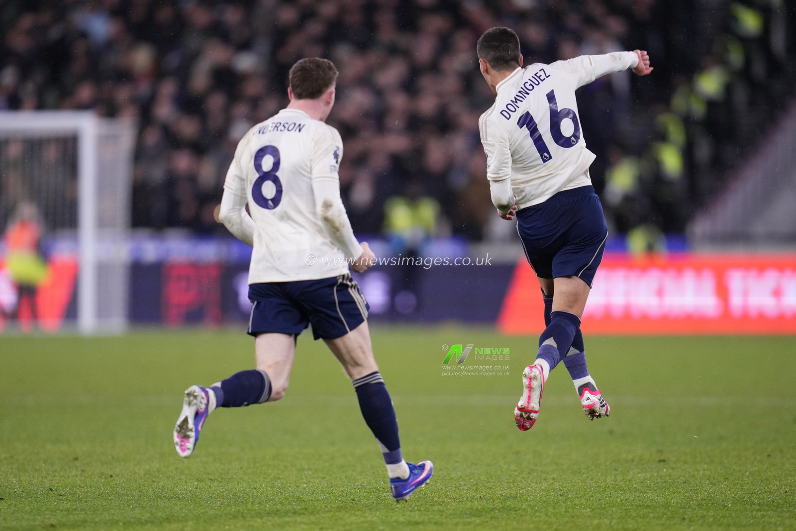 Nicolás Domínguez of Nottingham Forest scores during the Premier League match West Ham United vs Nottingham Forest at London Stadium, London, United Kingdom, 6th January 2026

(Photo by Harvey Murphy/News Images)

*** GER AUT SUI OUT ***