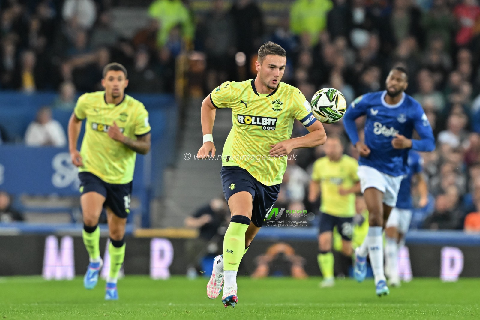 Taylor Harwood-Bellis of Southampton chases down the ball during the Carabao Cup match Everton vs Southampton at Goodison Park, Liverpool, United Kingdom, 17th September 2024

(Photo by Cody Froggatt/News Images)