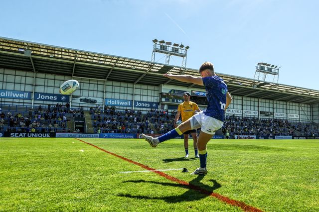 Ewan Irwin of Warrington Wolves in the pre-game warm up during the Betfred Super League round 12 match Warrington Wolves vs Bradford Bulls at The Halliwell Jones Stadium, Warrington, United Kingdom on 24 May 2026

(Photo by Alfie Cosgrove/News Images)