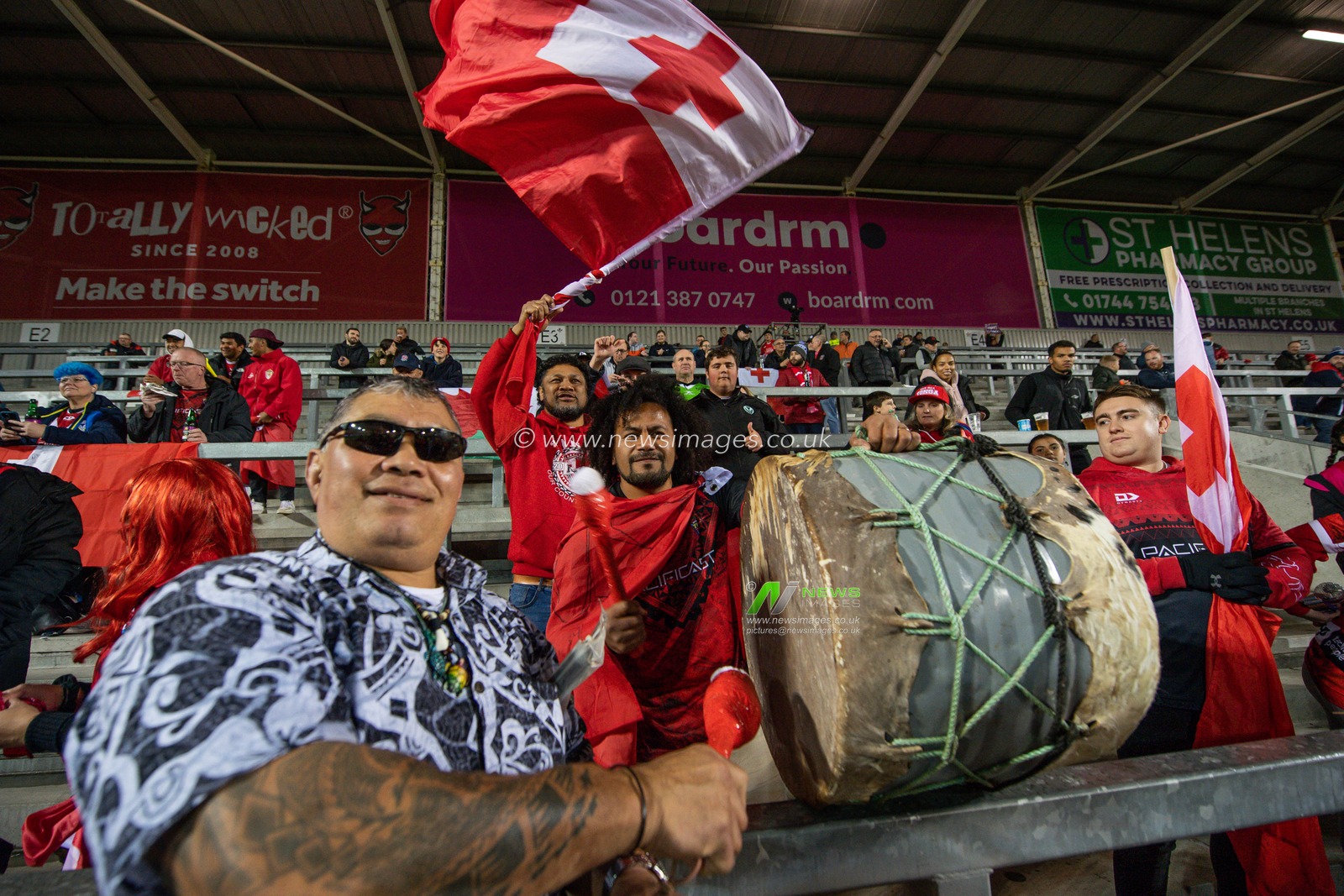 Tonga Fans arrive and atmosphere with them ahead of the Rugby League World Cup 2021 match Tonga vs Wales at Totally Wicked Stadium, St Helens, United Kingdom, 24th October 2022

(Photo by Craig Thomas/News Images)