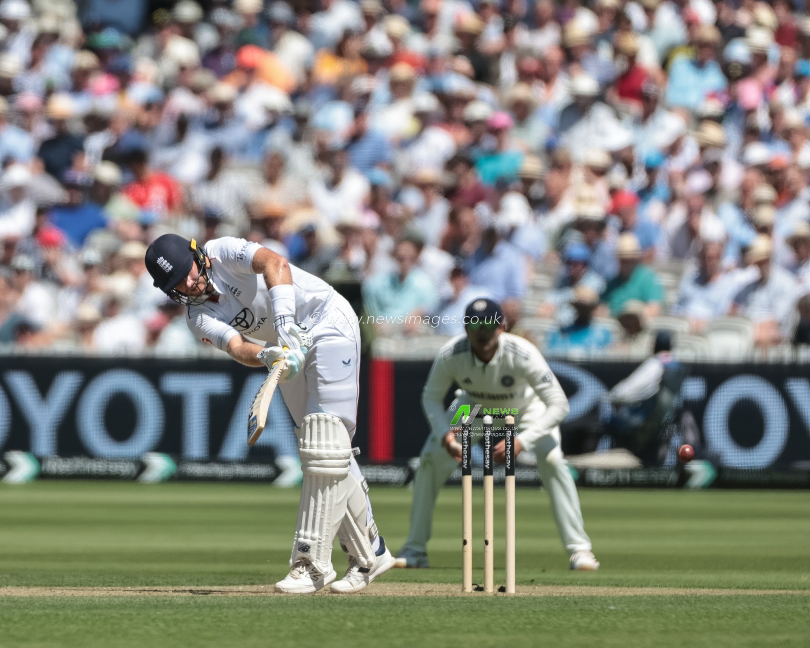 Joe Root of England hits a four (4) during the 3rd Rothesay Test Match Day 1 England v India at Lords, London, United Kingdom, 10th July 2025

(Photo by Mark Cosgrove/News Images)