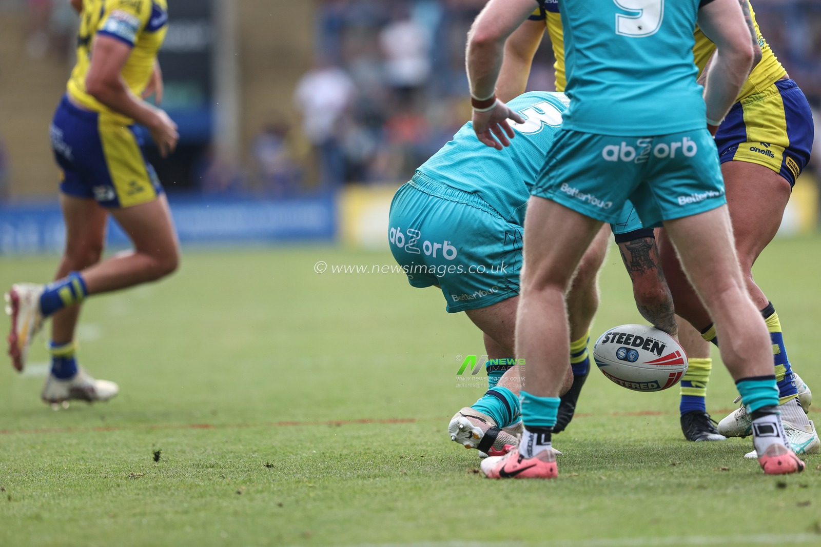 during the Betfred Super League round 15 match Warrington Wolves vs Huddersfield Giants at Halliwell Jones Stadium, Warrington, United Kingdom, 21st June 2025

(Photo by Alfie Cosgrove/News Images)