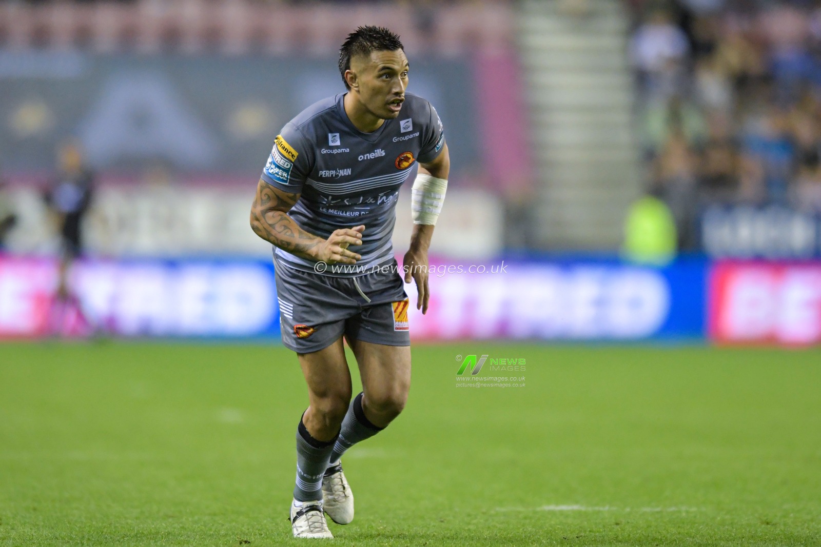 Dean Whare (4) of Catalans Dragons in action during the game