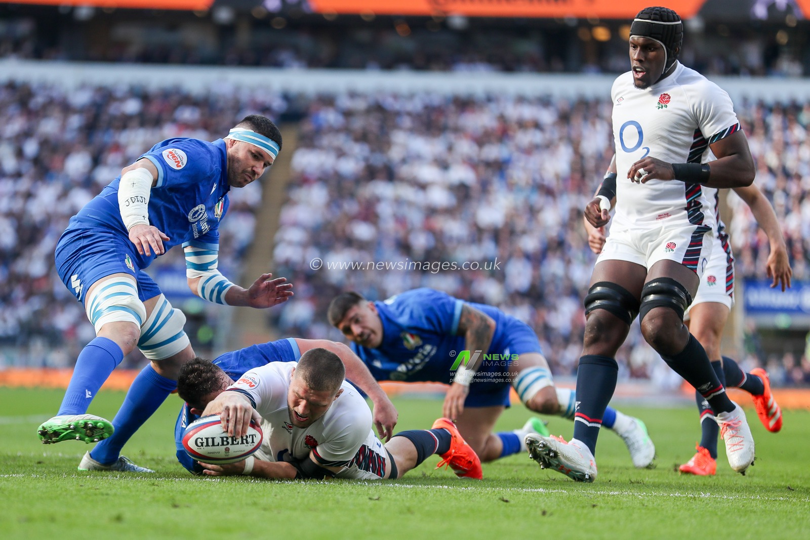 Tom Willis of England goes over for a try to make it 5-0 during the 2025 Guinness 6 Nations match England vs Italy at Allianz Stadium, Twickenham, United Kingdom, 9th March 2025

(Photo by Izzy Poles/News Images)