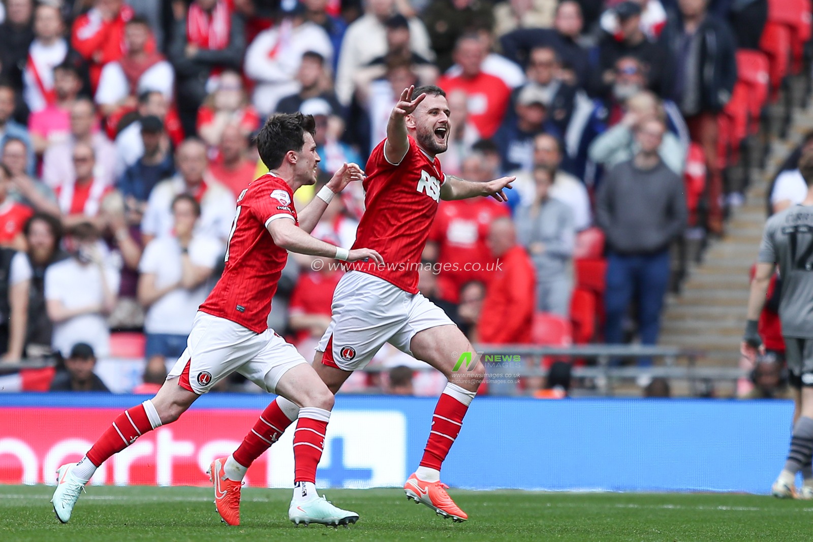 Macaulay Gillesphey of Charlton Athletic celebrates after making it 1-0 during the Sky Bet League 1 Playoff Final match Charlton Athletic vs Leyton Orient at Wembley Stadium, London, United Kingdom, 25th May 2025

(Photo by Jorge Horsted/News Images)