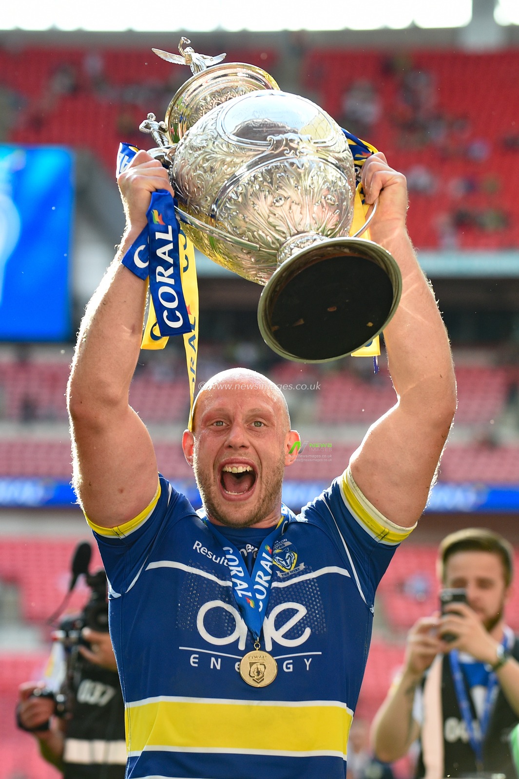 24th August 2019 , Wembley Stadium, London England ; 2019 Coral Challenge Cup Final ; St Helens vs Warrington Wolves ; Chris Hill of Warrington Wolves celebrates in front of the Warrington Wolves fans



Credit: Richard Long/News Images