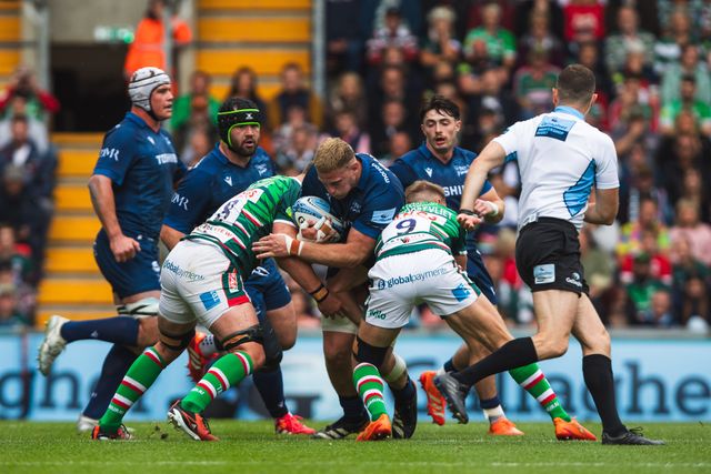 Jack van Poortvliet of Leicester Tigers and Olly Cracknell of Leicester Tigers tackle Rob du Preez of Sale Sharks during the Gallagher Premiership Play-off Semi-final Leicester Tigers vs Sale Sharks at Mattioli Woods Welford Road Stadium, Leicester, United Kingdom, 7th June 2025

(Photo by Craig Evans/News Images)